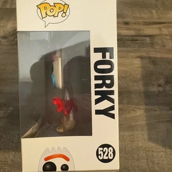 Funko Toy Story 4 Forky Vinyl Figure - Red and White - Picture 2 of 5